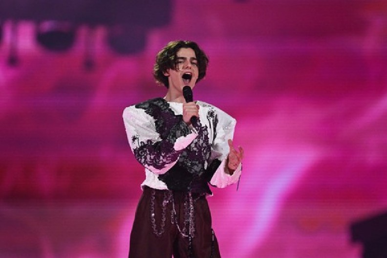 PREDSTAVNIK HRVATSKE OSTAVIO SVE BEZ TEKSTA NA EVROVIZIJI Bavio se veštičarenjem, a evo sa čim se pojavio na bini