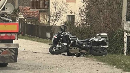 POVREĐEN MOTOCIKLISTA Saobraćajna nesreća u Čačku (FOTO)