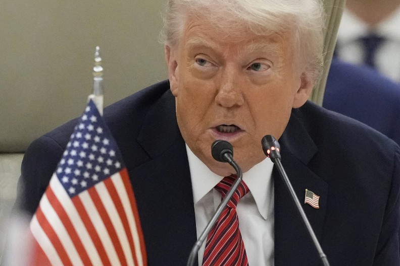 TRAMP ISMEVAO FRANCUSKU ZBOG OBELEŽAVANJA DANA POBEDE: "Da nije bilo nas, svi bismo pričali nemački"