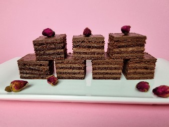 OLJINA SVEČANA ČOKOLADNA MAĐARICA ZA SVE VAŽNE DOGAĐAJE Božanstvenog ukusa koji se pamti