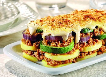 SOČNA MUSAKA SA TIKVICAMA Jednostavna i lagana za pripremu, a eksplozija ukusa u svakom zalogaju