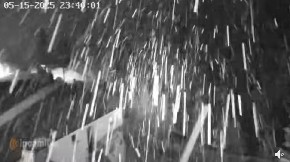 CIČA ZIMA! MINUS SEDAM STEPENI IZMERENO JUTROS NA OVOJ PLANINI! Kamere zabeležile kako veje sneg (FOTO/VIDEO)