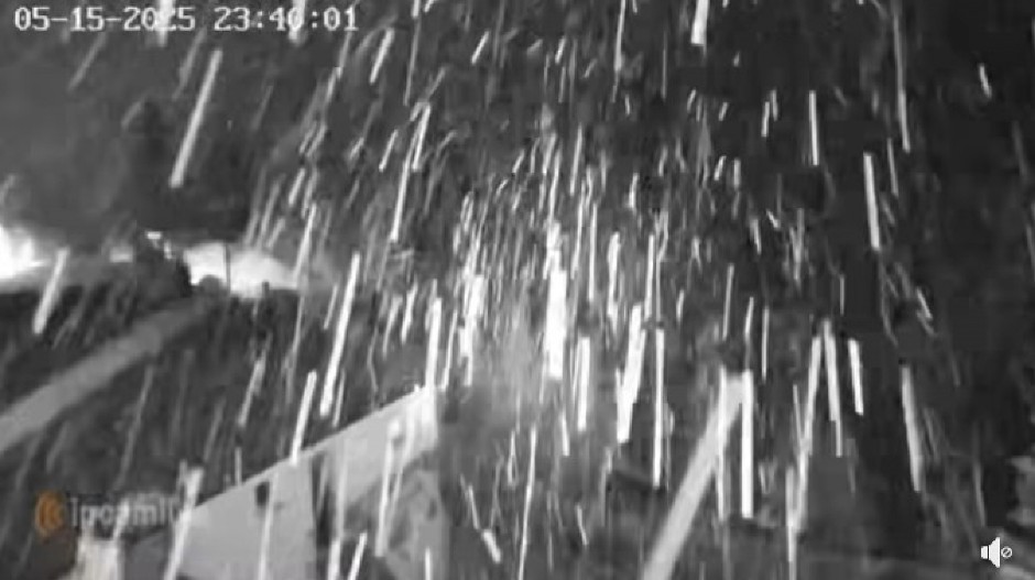 CIČA ZIMA! MINUS SEDAM STEPENI IZMERENO JUTROS NA OVOJ PLANINI! Kamere zabeležile kako veje sneg (FOTO/VIDEO)