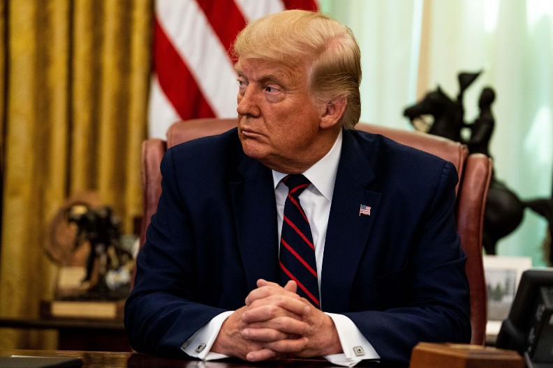 SNIMAK IZ BELE KUĆE ZAPANJIO JAVNOST! Tramp razgovarao sa izraelskim taocem, OVA žena je vršila veliki pritisak na američkog predsednika (VIDEO)