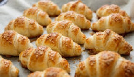 KIFLICE SA ČVARCIMA Recept koji treba da znate, savršeni za doručak, a biće sveži i sutradan