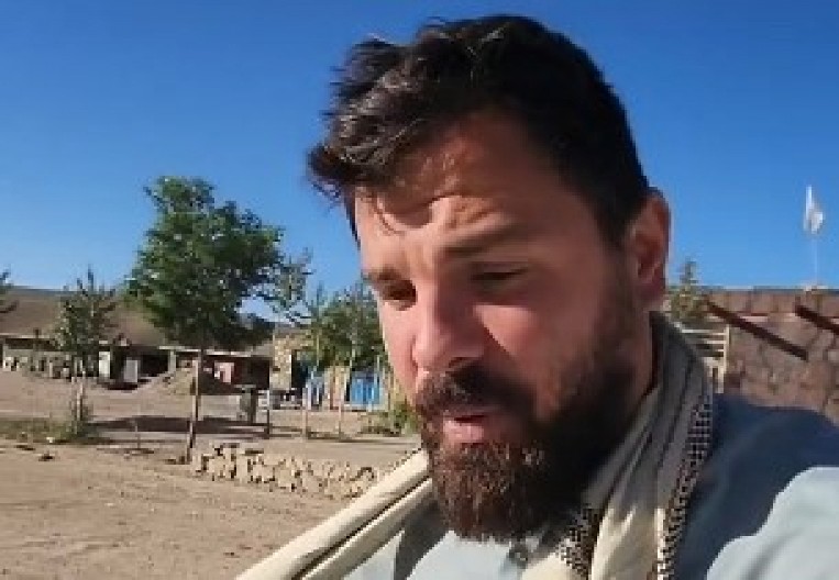 OBJAVIO SLIKU STARCA NA KLUPI, A ONDA JE USLEDIO POZIV KOJI GA JE ZAPREPASTIO Ono što se dogodilo posle deluje kao FILMSKI ZAPLET! (FOTO)