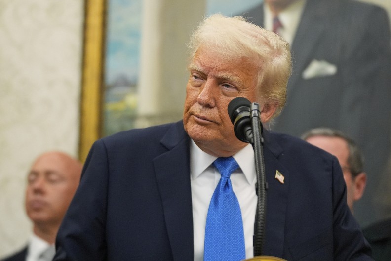 TRAMP OBJAVIO PLANOVE ZA "ZLATNU KUPOLU" Amerika blindira ceo kontinent: Kanada hoće da ih uključimo