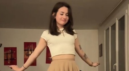 DEVOJKA OTIŠLA NA PIĆE S MOMKOM, DOŽIVELA HOROR Ponizio je na najgori način, plakala kao kiša, ovo je bila KAP KOJA JE PRELILA ČAŠU! (VIDEO)