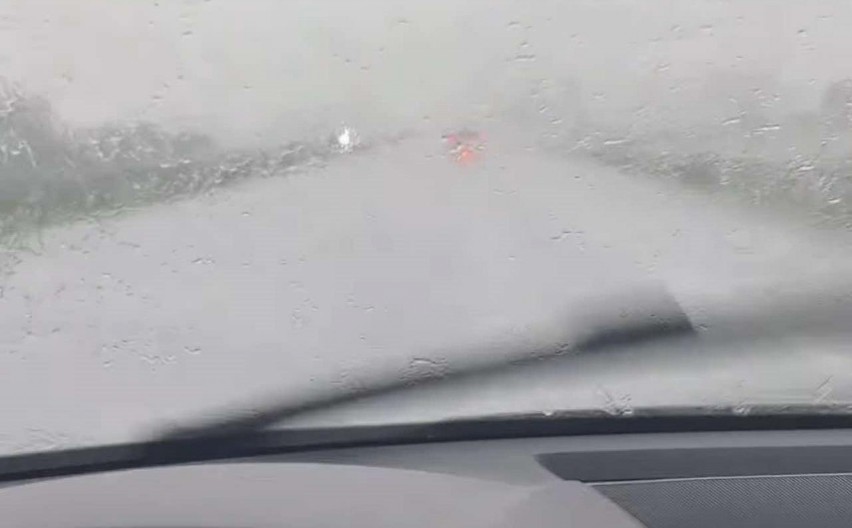 HAOS U ŠUMADIJI, NA PUTU OPŠTI KOLAPS Grad bije, na putu potoci, ljudi ne mogu ni makac (VIDEO)