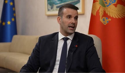LEŽE, A IDU, AL SAD STVARNO! Spajić najavio promenu u Crnoj Gori, od posla neće ostati ni p