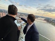 MALI SA VUČIĆEM SA KULE BEOGRAD: "Sinoć smo gledali šta smo sve to dobro uradili, ali i šta nas sve još očekuje" (FOTO)