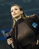 ŽENO, IMAŠ LI TI MILOSTI? Izazovna Dileta se ovako obučena pojavila na proslavi titule i izazvala haos (FOTO)