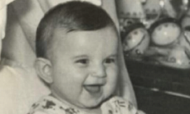 PREPOZNAJETE LI SLATKIŠA SA FOTKE? Njegov život su obeležili slava, razvodi i poroci, a nadimak je dobio po splavu gde je nastupao