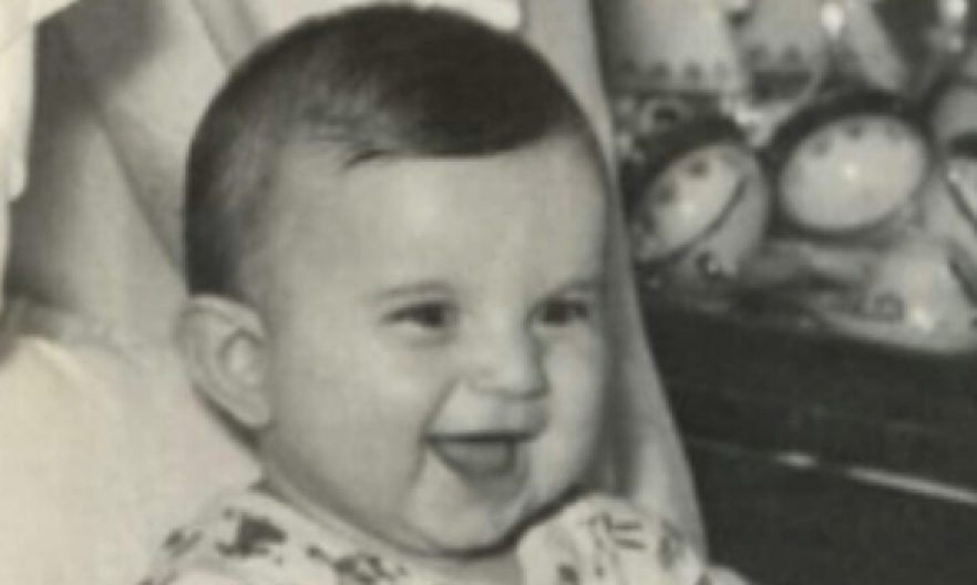 PREPOZNAJETE LI SLATKIŠA SA FOTKE? Njegov život su obeležili slava, razvodi i poroci, a nadimak je dobio po splavu gde je nastupao