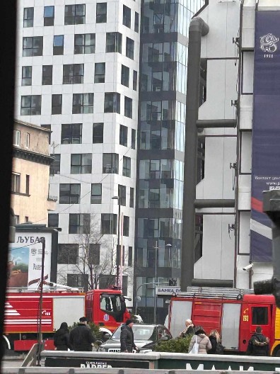 UŽAS NA VOŽDOVCU! OTAC SPASAO ŽIVOT SINU DOK IM JE KUĆU GUTALA VATRA: ''Tek smo renovirali, a sve je izgorelo''