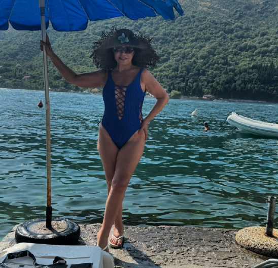 PRINOVA U DOMU NAŠE PEVAČICE (74) Objavila srećne vesti, pa pokazala novog člana porodice (VIDEO)