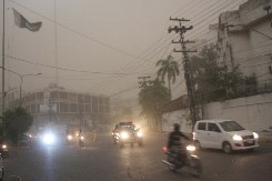 20 POGINULIH U NEVREMENU Oluja im je sve paralisala (VIDEO)