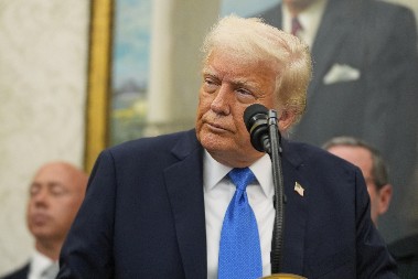 "SREĆAN DAN SVIMA" Tramp poslao poruku Amerikancima (FOTO)