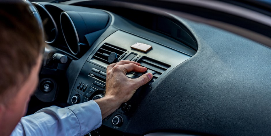 IZBEGNITE SKUPE POPRAVKE KLIME U AUTOMOBILU Očlistite skriveni filter - vrlo je jednostavno