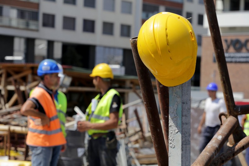 PAO SA ŠESTOG SPRATA ZGRADE Novi detalji pogibije radnika na Vračaru, evo šta je tužilaštvo naložilo