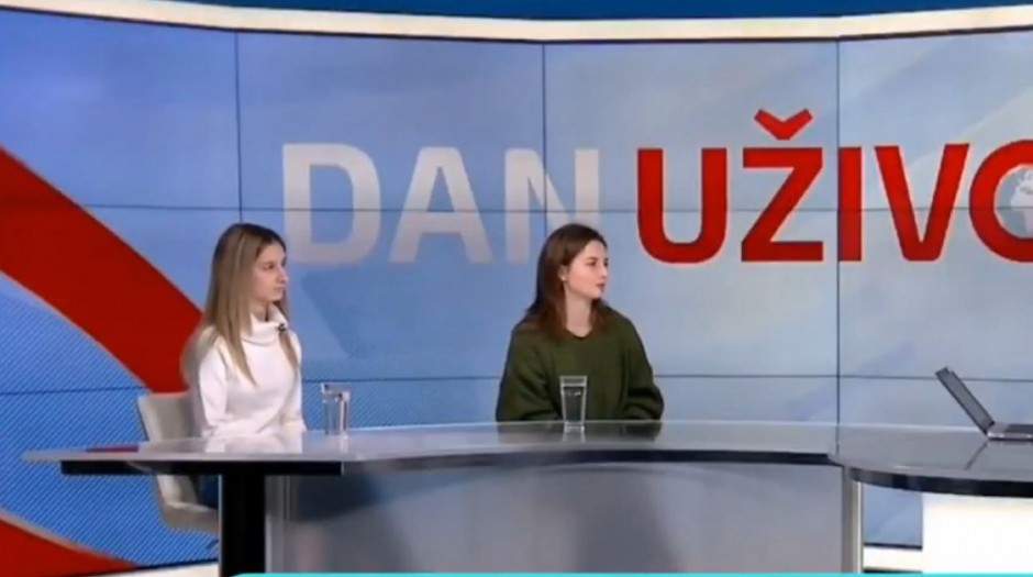 DA SE ČOVEK PREKRSTI! "Studenti" mesec dana blokiraju rad fakulteta zbog smrti 15 ljudi a rezultat je da su se neki zaljubili i da se mačak Slavko PODGOJIO!