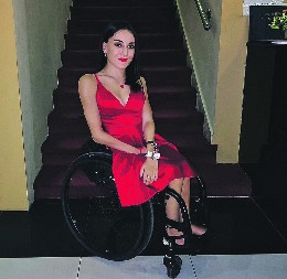 „GOVORILI SU DA ME NIJEDAN MOMAK NEĆE HTETI“ Željana Ristić je sa 3 godine postala invalid, ali ona živi život punim plućima!