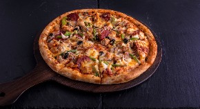 PICA SA PILETINOM Slasno jelo za lepo veče sa prijateljima, po originalnom italijanskom receptu