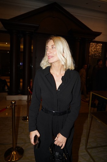 NAVUKLA TRAUME, 31 GODINU SE NIJE VOZILA AUTOBUSOM Naša pevačica doživela neprijatnost, od tada ne ulazi u gradski prevoz