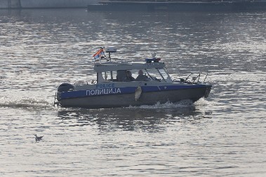 TELO ISPLIVALO U SAVI KOD SREMSKE MITROVICE Iako je policija brzo regovala utopljenik je nestao u mutnoj vodi