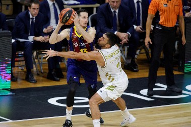 NEVIĐENA SKANDALČINA BARSELONE Ertel opet "izvisio" na aerodromu, besan osuo paljbu po klubu