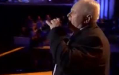 "VIŠE NEMAM NIKOG, ŽENA MI JE IMALA SPONTANI" Stravična ispovest našeg pevača, kroz očaj priznao strašnu istinu!