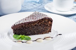 OČARAVAJUĆI KOLAČ SA MAKOM Slatkiš bez mane koji uspeva i početnicima