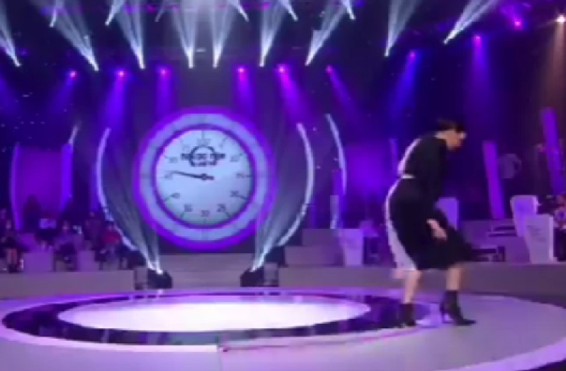 STRAŠAN PAD NAŠE VODITELJKE U EMISIJI! Zadobila ozbiljne povrede, prisutni zanemeli!