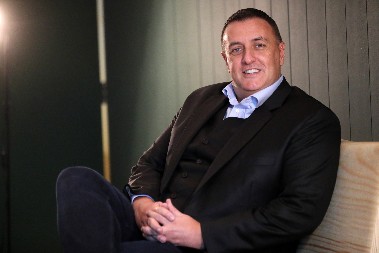 KAD SE SKINU UKRASI, NASTUPI OSEĆAJ PRAZNINE! Doktor Branimir Radmanović objašnjava kako da se odupremo prazničnoj depresiji! (FOTO)