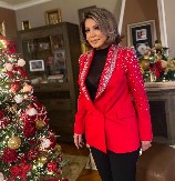 BOŽIĆ KROZ LJUBAV, PESMU I TRADICIJU Neda Ukraden o praznicima i najmilijima za Alo!