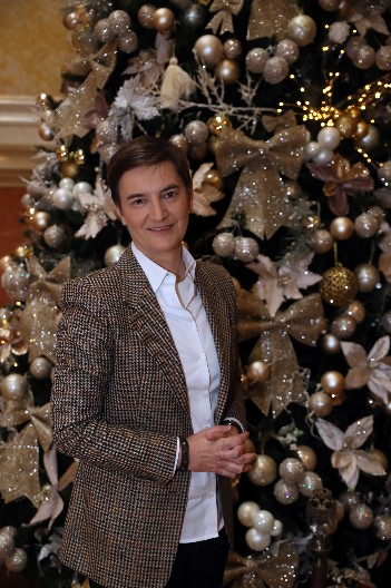 BRNABIĆ ČESTITALA PRAVOLAVNIM VERNICIMA BOŽIĆ Poželela je da ovaj najradosniji hrišćanski praznik donese zdravlje, ljubav, slogu...