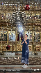 SLOBODA MIĆALOVIĆ SE JAVILA SA SVETOG MESTA Glumica čestitala Badnji dan vernicima pravoslavne veroispovesti!