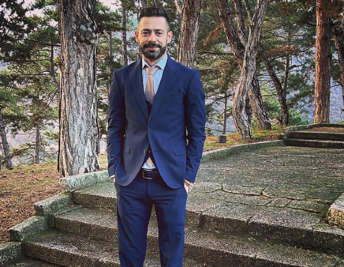 MILAN VASIĆ NA KOSOVU SLAVI BADNJI DAN Glumac na dirljiv način čestitao božićne praznike!