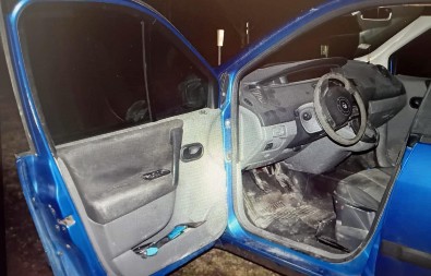 TROJE UHAPŠENO ZBOG UBISTVA U INĐIJI  Policija traga za muškarcem (35)