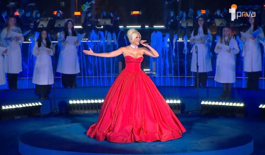 ČLANICA ŽIRIJA "ZVEZDE GRANDA" GOST NA KARLEUŠINOM KONCERTU Ovo niko nije očekivao, zajedničkim nastupom oduševile gledaoce!