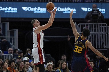 NEMA JOKIĆA, ALI TU JE DRUGI NIKOLA Jović predvodio Majami do ubedljive pobede nad Golden Stejtom