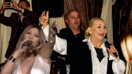 VESNI ZMIJANAC MOMAK ZABRANIO DA OTPEVA OVU PESMU Ceca je preuzela, pa postao veliki hit!