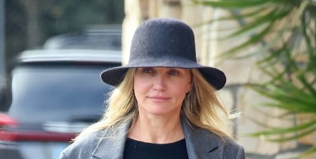 GDE ĆETE BOLJU TORBU Mala, praktična, a sve u nju staje, idealna je za žene u pokretu