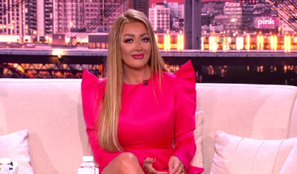 DUPLO SLAVLJE U DOMU SANDRE REŠIĆ! Čestitke samo pljušte, pevačica saopštila radosnu vest!