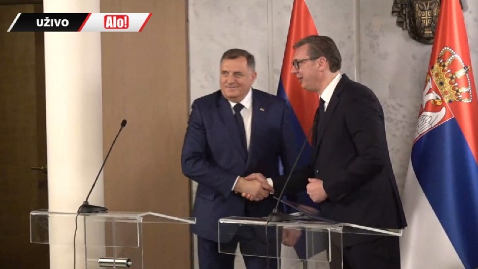VUČIĆ ČESTITAO DODIKU DAN REPUBLIKE SRPSKE: Neka večno živi Srpska! Neka večno živi Srbija (FOTO)