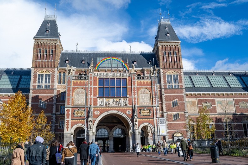 KONDOM STAR 200 GODINA IZLOŽEN U MUZEJU Crtež na njemu je skandalozan, a ljudi ne veruju od čega je napravljen