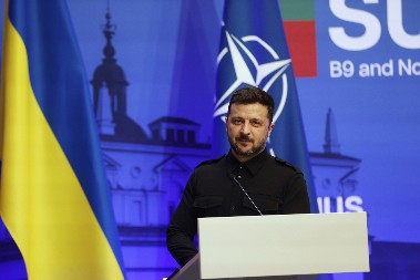 HLADAN TUŠ ZA ZELENSKOG Šef NATO pokopao sve planove Kijeva