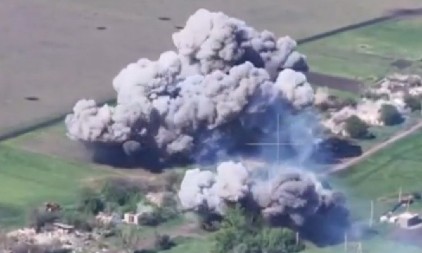 BRUTALNI SNIMCI SA PRVE LINIJE FRONTA Rusi bez milosti, poslali avijaciju, artiljeriju, dronove i jurišne trupe - palo još jedno ključno uporište (VIDEO)