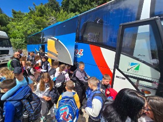 DECA SA KOSOVA I METOHIJE LETOVALA U SUTOMORU: Uspešno realizovana humanitarna akcija „More solidarnosti“