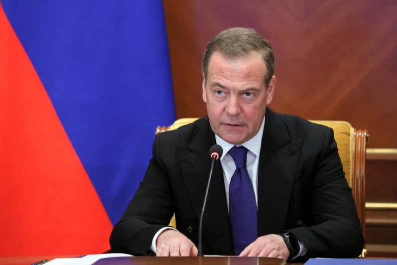 MEDVEDEV "MEKOG SRCA" KAŽE DA ŽELI DA POMIRI TRAMPA I MASKA Rus traži samo jedno zauzvrat: "Ne svađajte se, momci!"
